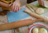 Учимся готовить: как проходят детские кулинарные мастер-классы в «Корице»
